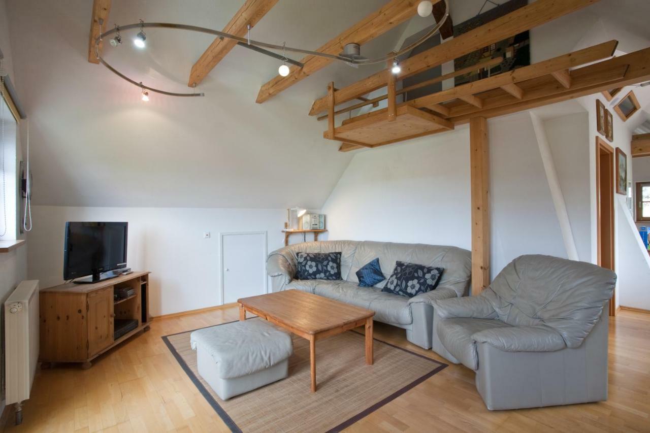 Ferienhaus Wetzel ไวเลอร์-ซิมเมอร์แบร์ก ภายนอก รูปภาพ